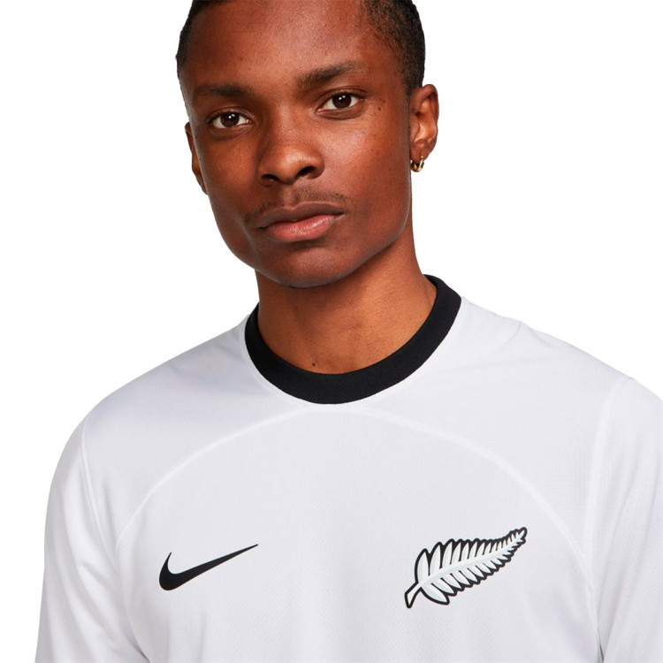 camiseta-nike-nueva-zelanda-primera-equipacion-stadium-mundial-qatar-2022-white-black-2