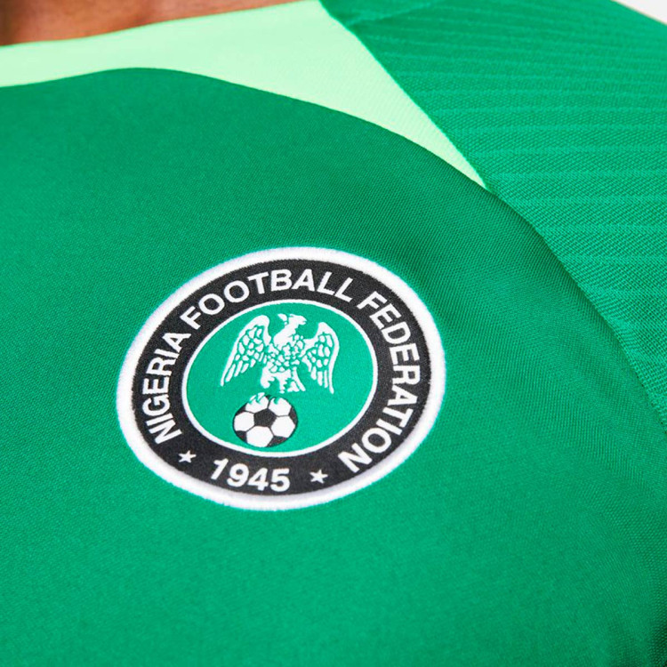 camiseta-nike-nigeria-training-mundial-qatar-2022-pine-green-green-strike-4.jpg