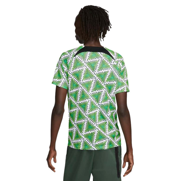 camiseta-nike-nigeria-pre-match-mundial-qatar-2022-green-strike-green-spark-black-1.jpg
