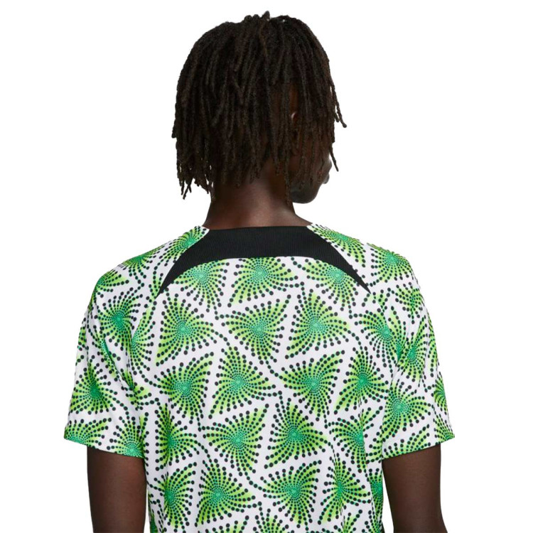 camiseta-nike-nigeria-pre-match-mundial-qatar-2022-green-strike-green-spark-black-3.jpg