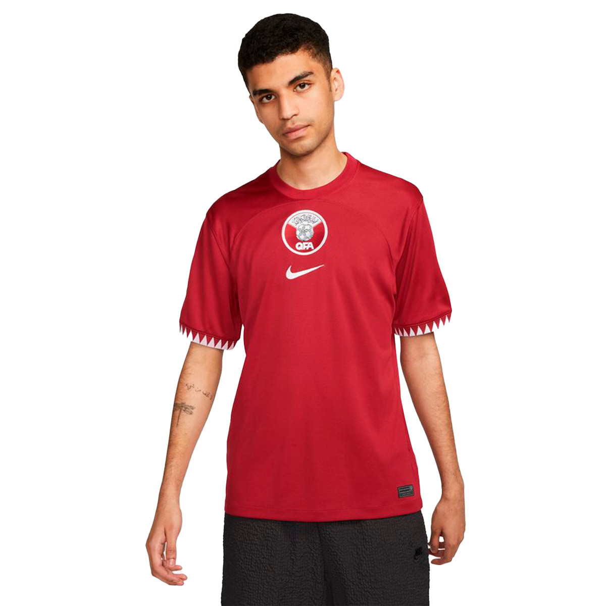 Maglia Nike Qatar Primera Equipación Stadium Mundial Qatar 2022 Desert