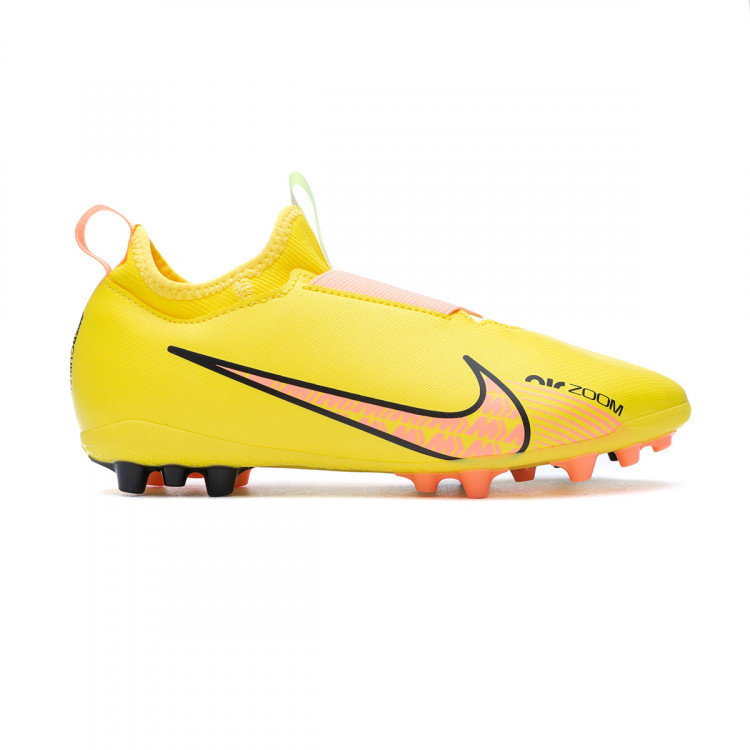 bota-nike-air-zoom-mercurial-vapor-15-academy-ag-nino-yellow-strike-sunset-glow-volt-ice-1.jpg