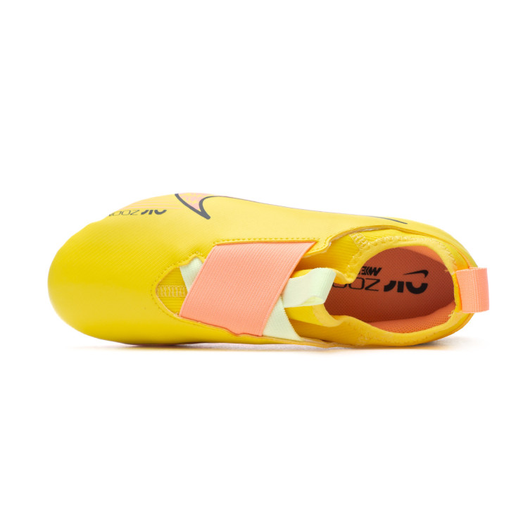 bota-nike-air-zoom-mercurial-vapor-15-academy-fgmg-nino-yellow-strike-sunset-glow-volt-ice-4.jpg
