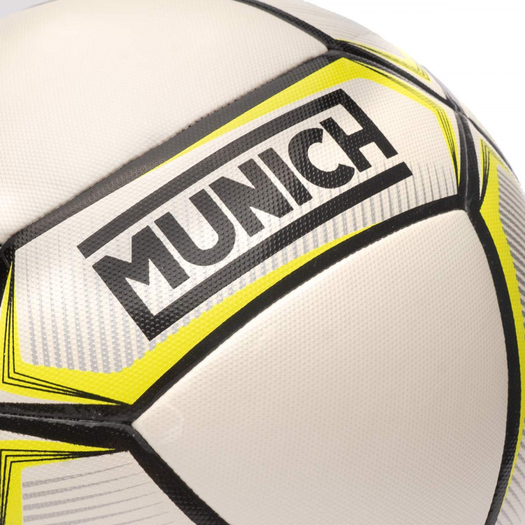 balon-munich-prisma-football-white-2