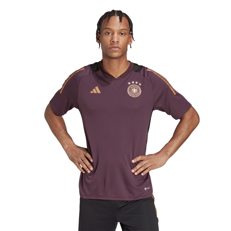 camiseta-adidas-alemania-training-mundial-qatar-2022-shadow-maroon-2.jpg