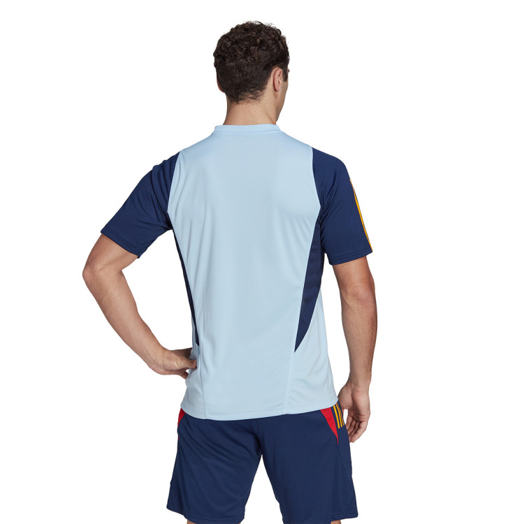 camiseta-adidas-espana-training-mundial-qatar-2022-glow-blue-3.jpg