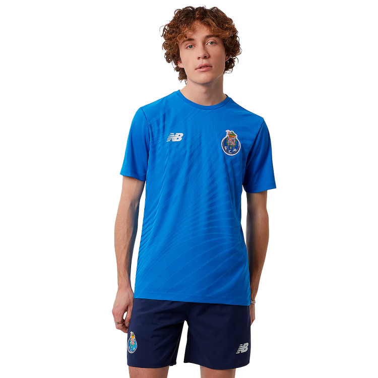 camiseta-new-balance-fc-porto-pre-match-2022-2023-blue-3.jpg