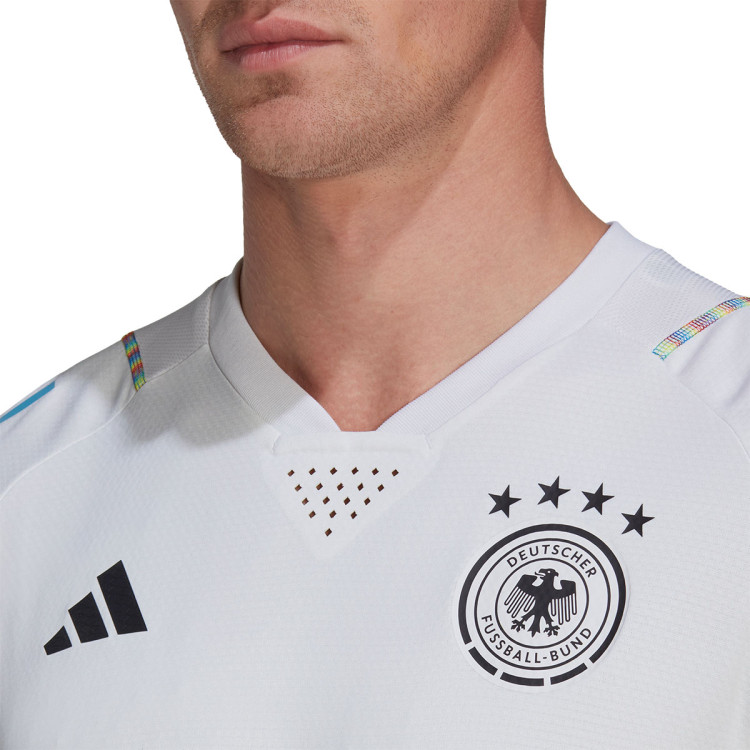 camiseta-adidas-alemania-pre-match-mundial-qatar-2022-white-4.jpg