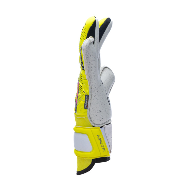 guante-rinat-egotiko-stellar-alpha-yellow-2