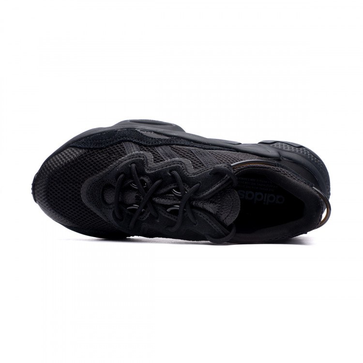 zapatilla-adidas-ozweego-nino-core-black-core-black-trace-grey-met.-4
