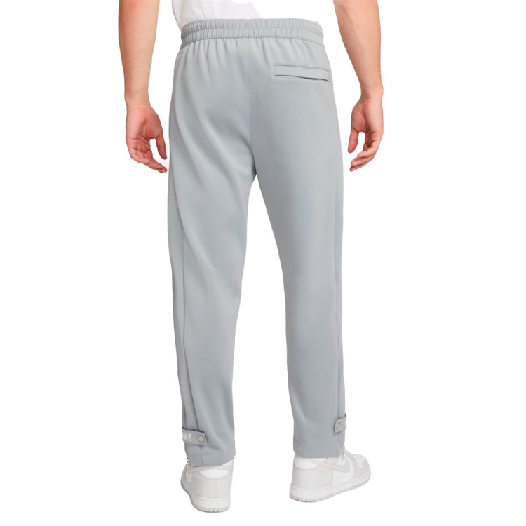 pantalon-largo-nike-sportswear-circa-particle-grey-coconut-milk-1