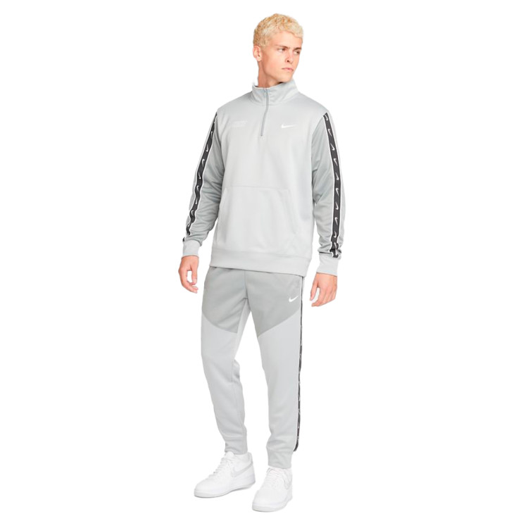 sudadera-nike-sportswear-repeat-swoosh-polyknit-lt-smoke-grey-particle-grey-4.jpg