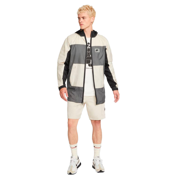 chaqueta-nike-sportswear-woven-iron-grey-rattan-3.jpg