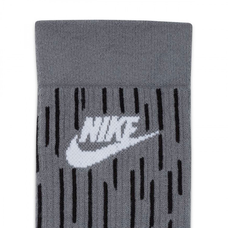 calcetines-nike-everyday-essential-crew-camo-smoke-grey-white-2