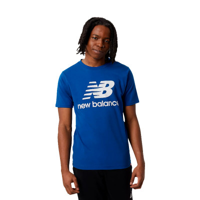 camiseta-new-balance-essentials-stacked-logo-tee-blue-0.jpg