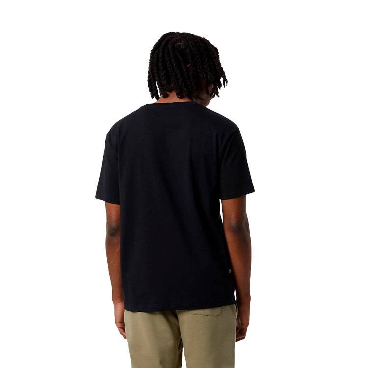 camiseta-new-balance-essentials-graphic-black-1.jpg