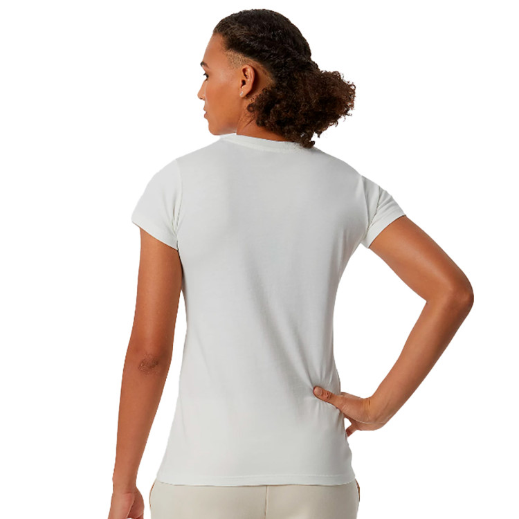 camiseta-new-balance-essentials-stacked-logo-mujer-print-pattern-misc-1.jpg