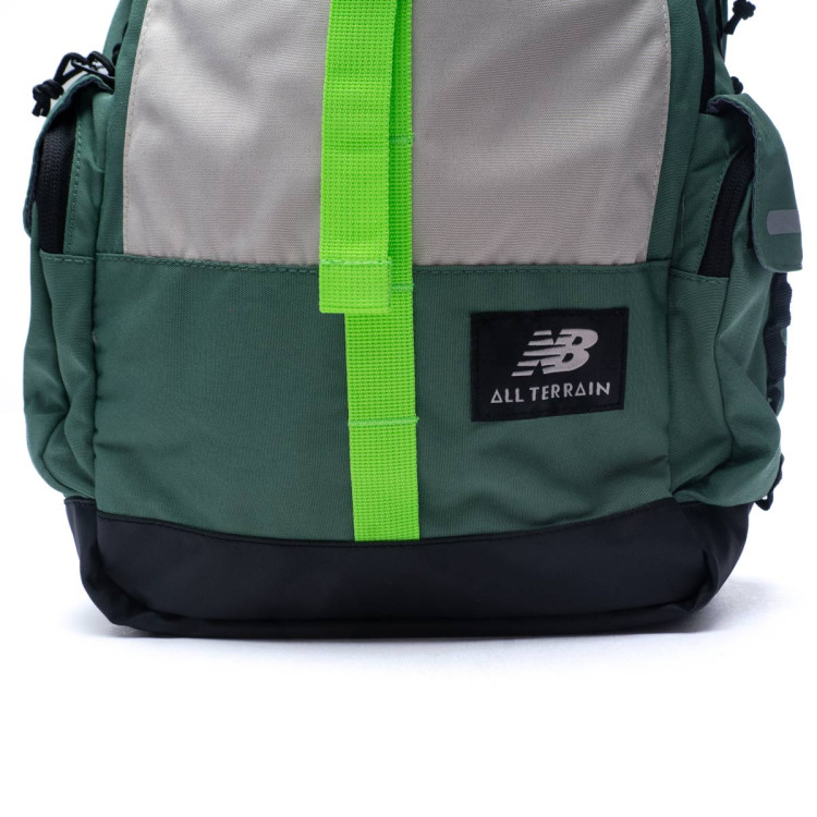 mochila-new-balance-flap-backpack-pixel-green-2.jpg