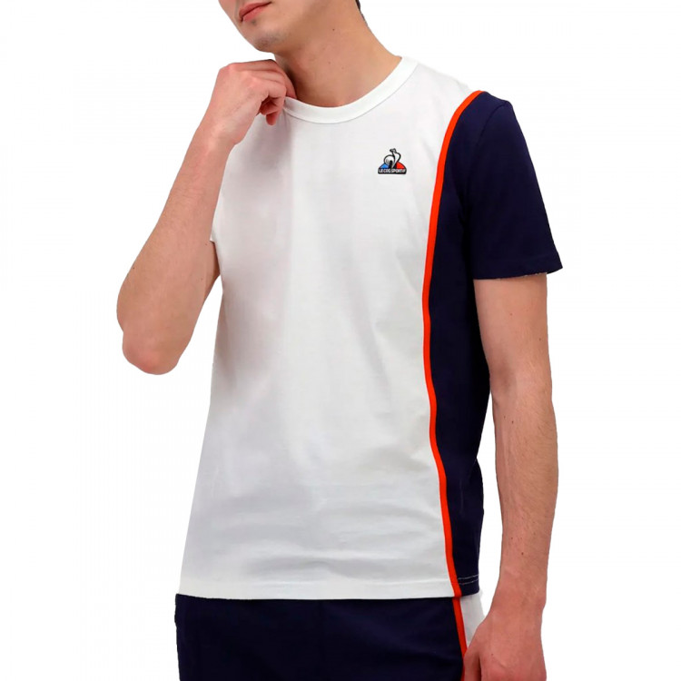 camiseta-le-coq-sportif-saison-1-tee-ss-n1-n.opt-whitebleu-nuittech-red-2.jpg