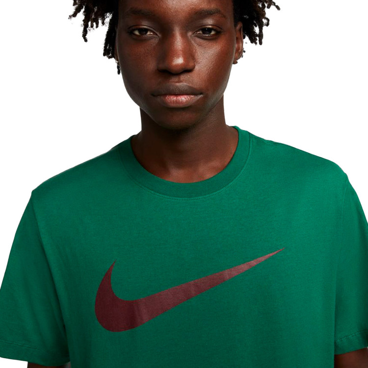 camiseta-nike-sportswear-icon-swoosh-gorge-green-2.jpg