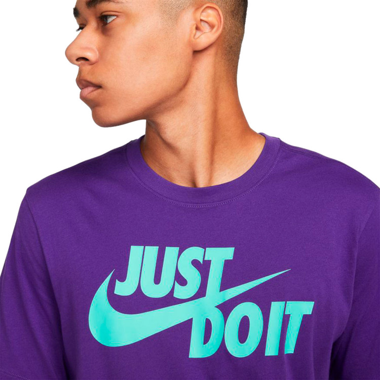 camiseta-nike-sportswear-just-do-it-swoosh-purple-2.jpg