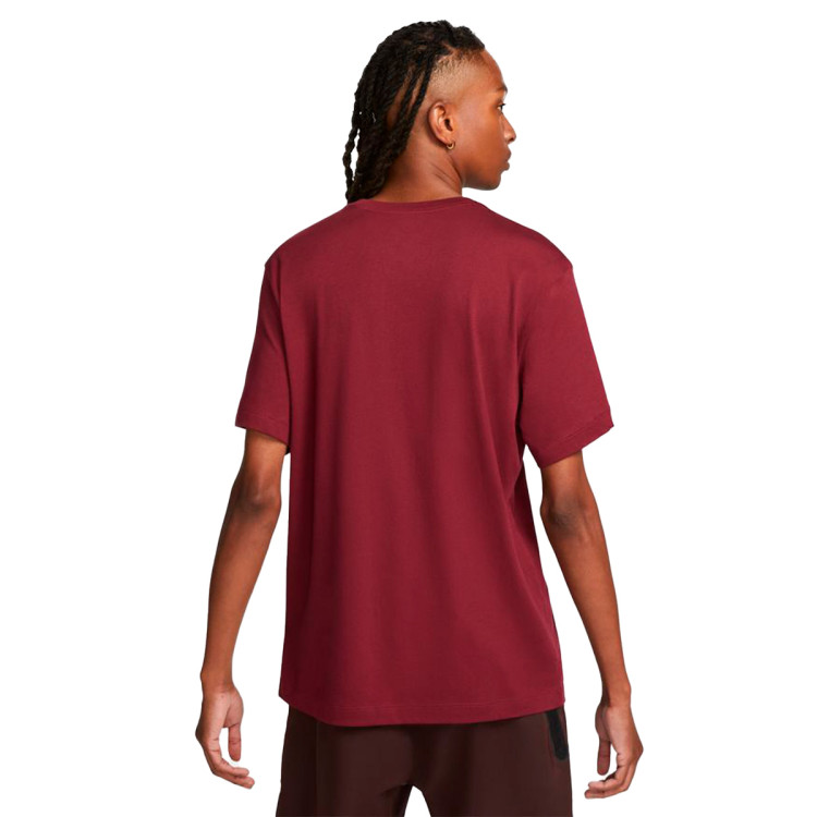 camiseta-nike-sportswear-just-do-it-swoosh-dark-beetroot-1.jpg