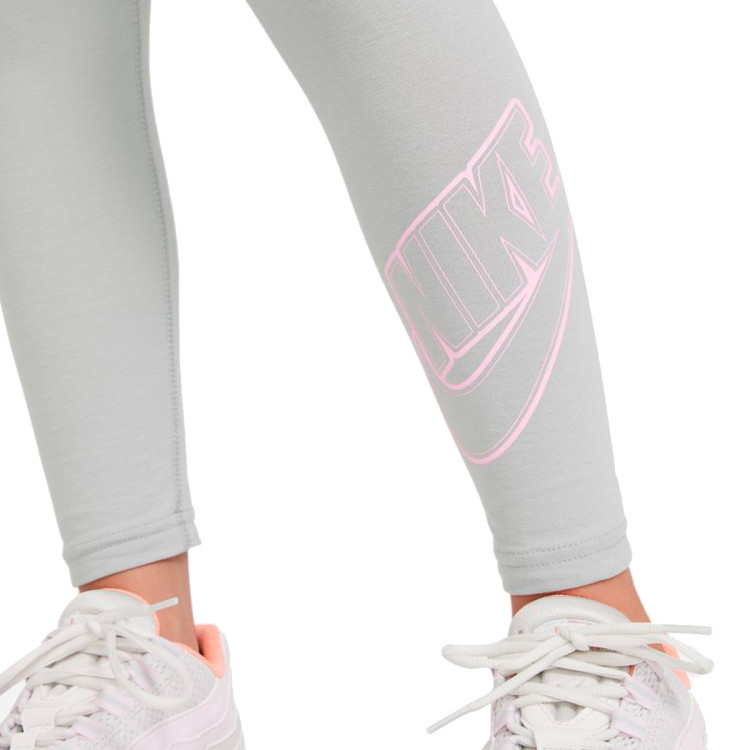 malla-nike-sportswear-favorites-graphic-nina-lt-smoke-grey-pink-foam-2.jpg