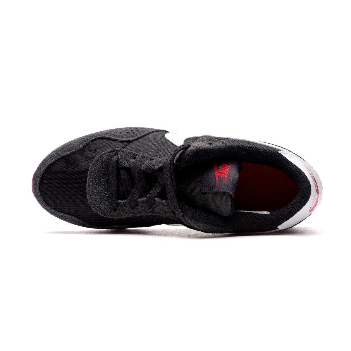 valiant nike trainers