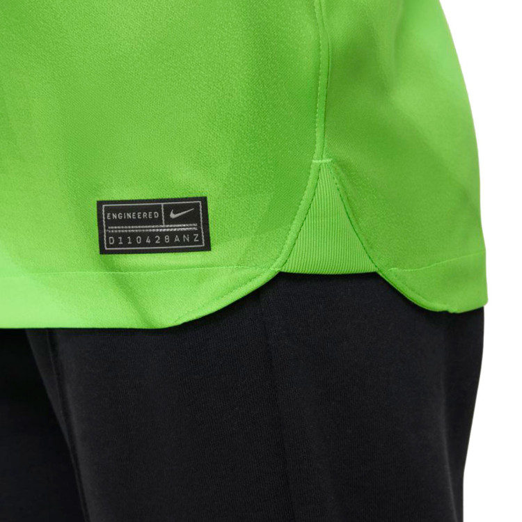 camiseta-nike-fc-barcelona-primera-equipacion-stadium-portero-2022-2023-nino-green-strike-mean-green-4.jpg