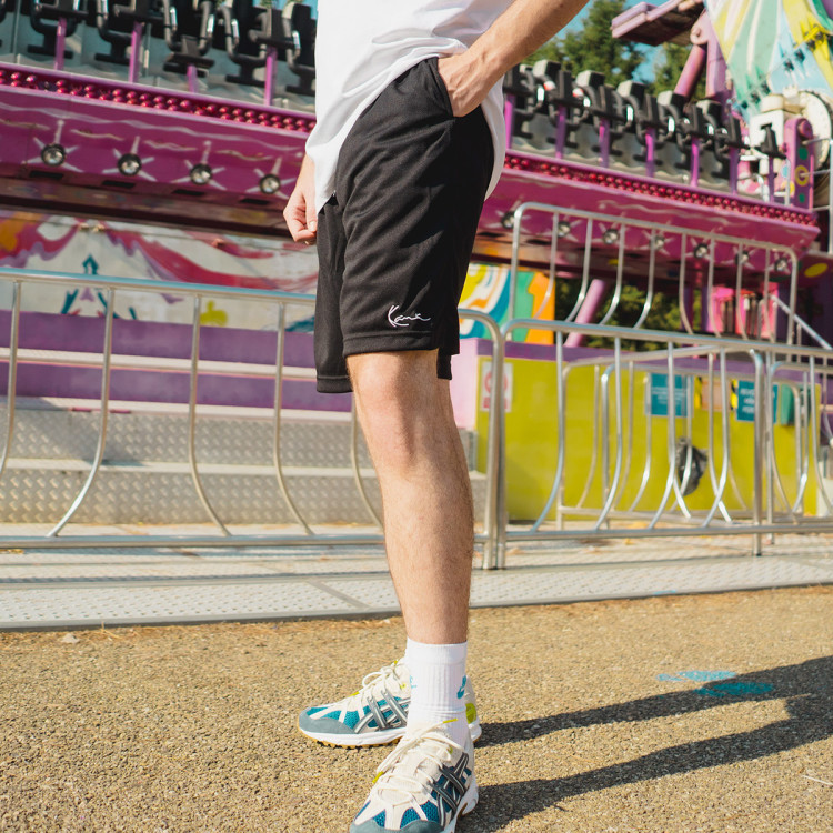 Yeezy boost on sale 700 with shorts