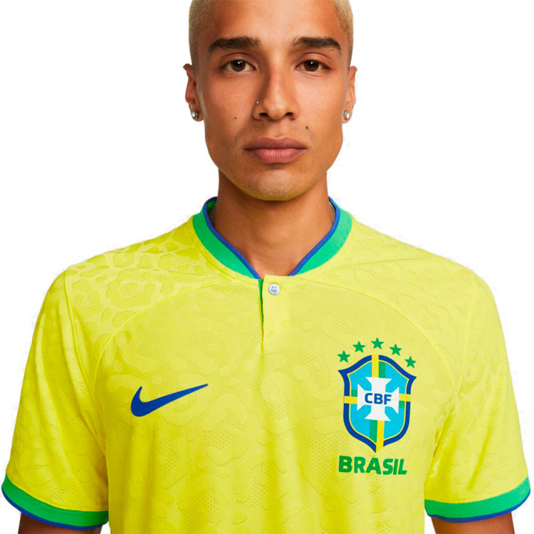 camiseta-nike-brasil-primera-equipacion-match-mundial-qatar-2022-dynamic-yellow-green-spark-paramount-blue-4.jpg