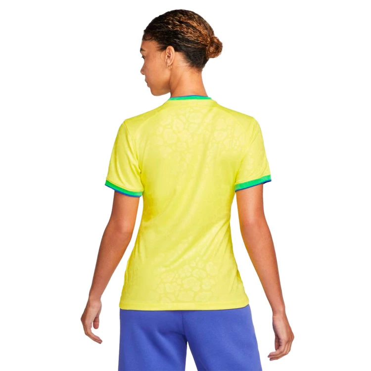 camiseta-nike-brasil-primera-equipacion-stadium-mundial-qatar-2022-mujer-dynamic-yellow-green-spark-paramount-blue-3