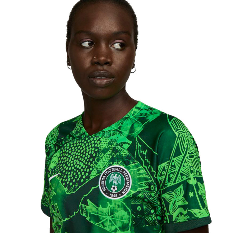 camiseta-nike-nigeria-primera-equipacion-stadium-mundial-qatar-2022-mujer-green-spark-pine-green-black-2.jpg