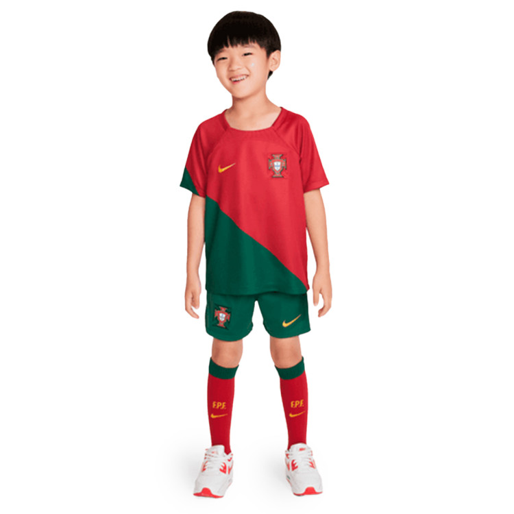 conjunto-nike-portugal-primera-equipacion-stadium-mundial-qatar-2022-nino-pepper-red-gorge-green-gold-dart-0.jpg