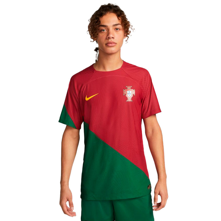 camiseta-nike-portugal-primera-equipacion-match-mundial-qatar-2022-pepper-red-gold-dart-2.jpg