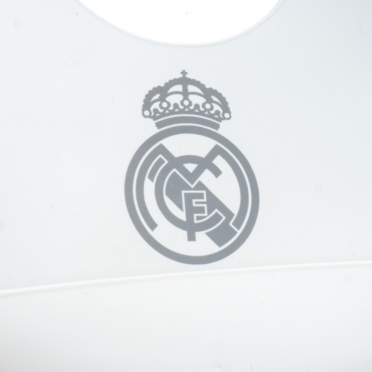 varios-real-madrid-babero-silicona-real-madrid-gris-2.jpg