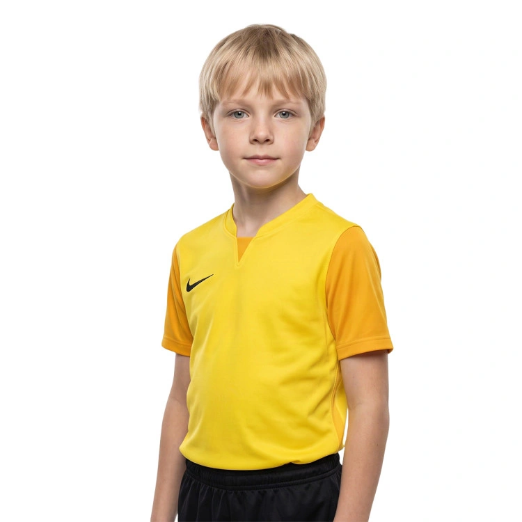 camiseta-nike-trophy-v-mc-nino-tour-yellow-university-gold-1