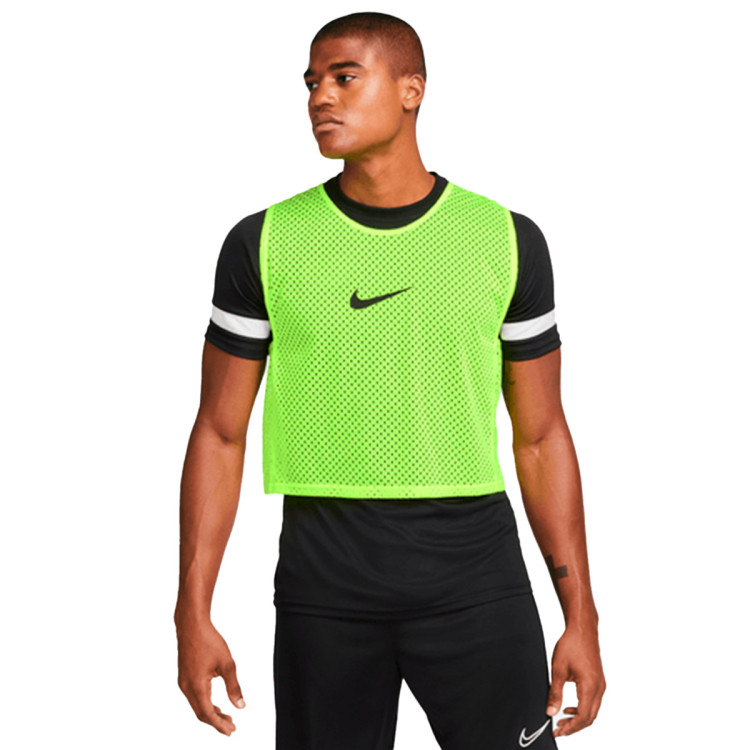 peto-nike-training-bib-park-20-volt-black-0