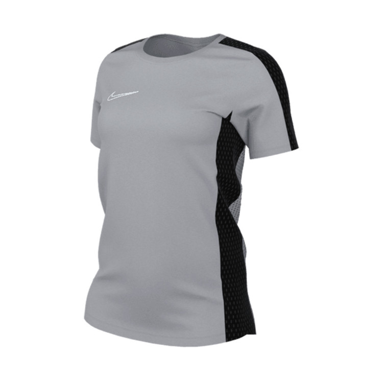 camiseta-nike-academy-23-training-mc-mujer-wolf-grey-black-0