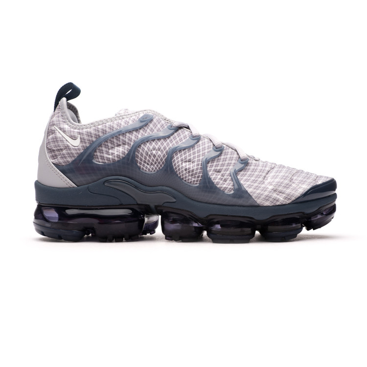 zapatilla-nike-air-vapormax-plus-wolf-grey-white-dark-grey-team-orange-1