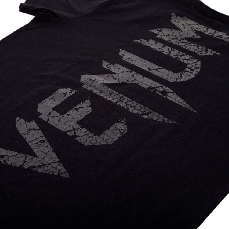 camiseta-venum-giant-matte-black-5