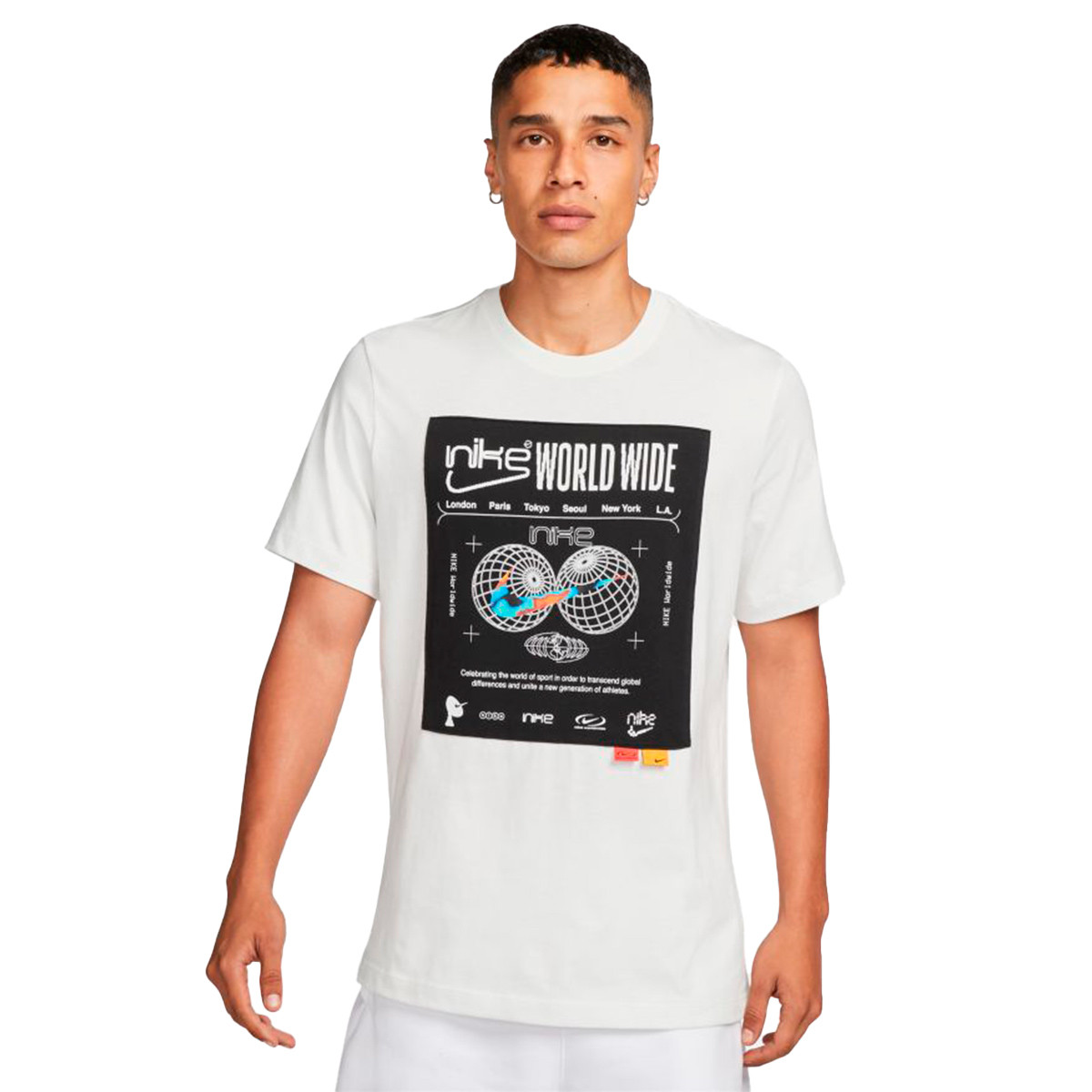 detergente Pensativo Distraer Camiseta Nike Sportswear Worldwide Summit White - Fútbol Emotion