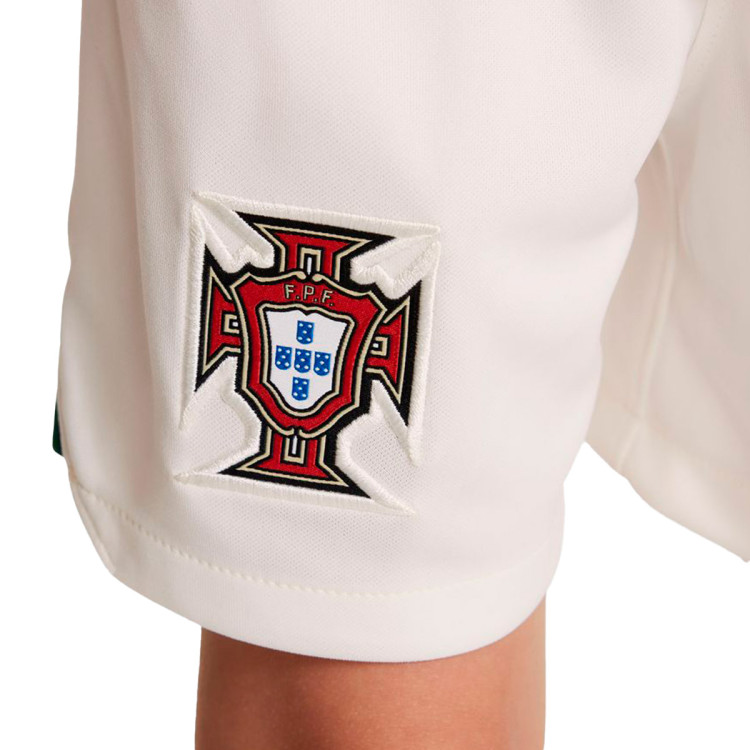 conjunto-nike-portugal-segunda-equipacion-stadium-mundial-qatar-2022-nino-blanco-4.jpg