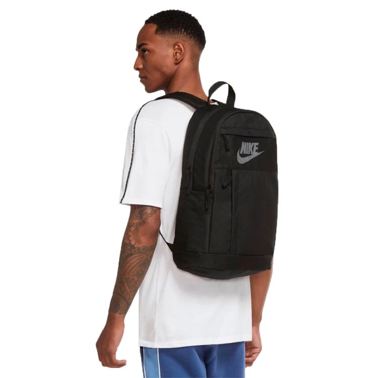 mochila-nike-elemental-black-white-4