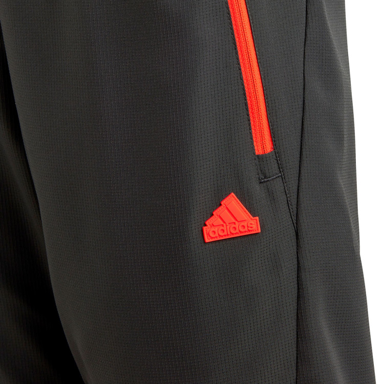 pantalon-corto-adidas-city-escape-q2-nino-grey-six-app-solar-red-2.jpg