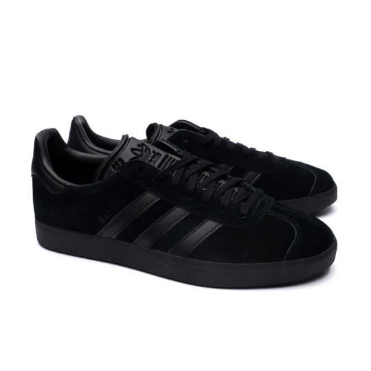 core black adidas gazelle