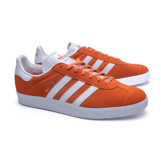 Zapatilla adidas Gazelle Solar Orange- White-Gold - Fútbol Emotion