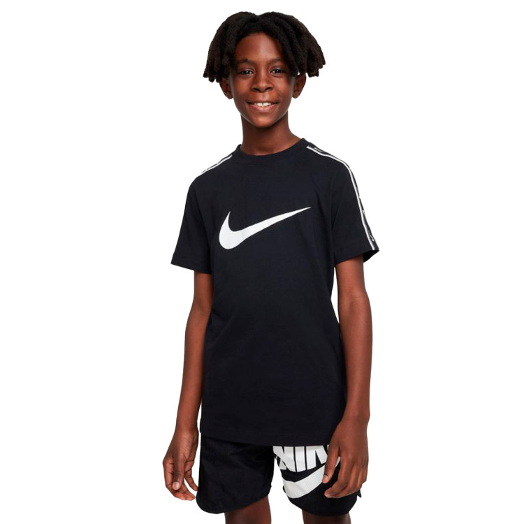 camiseta-nike-sportswear-repeat-swoosh-nino-black-white-0.jpg