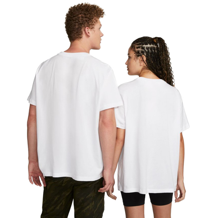 camiseta-nike-sportswear-essentials-mujer-white-black-1.jpg