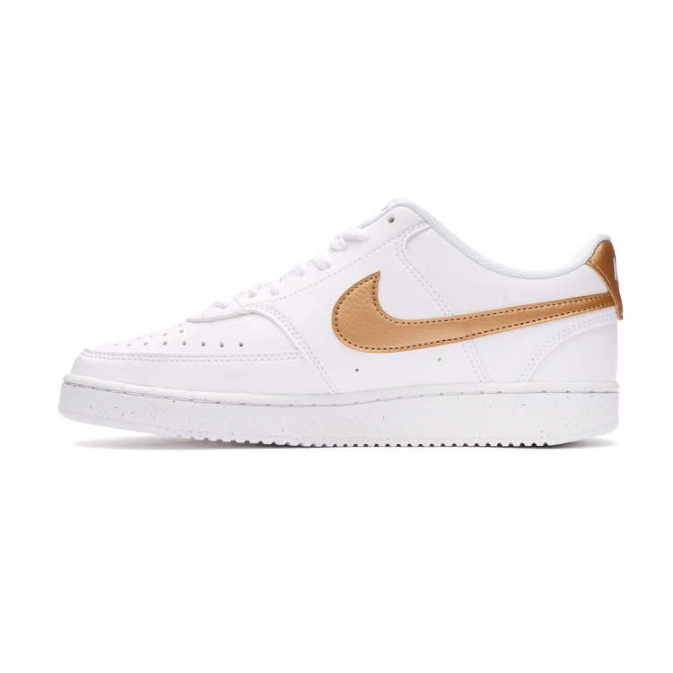 zapatilla-nike-court-vision-low-next-nature-mujer-white-mtlc-gold-white-2.jpg